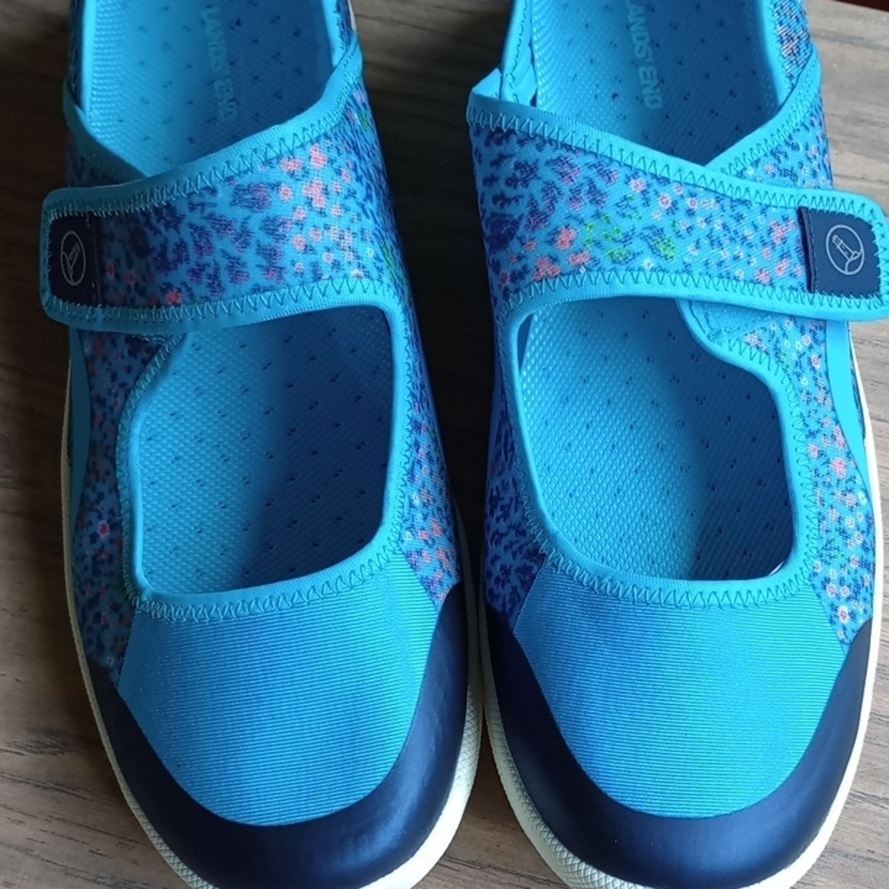 Lands' End‎ Blue Sneakers with Textured Strap - Picture 4 of 10